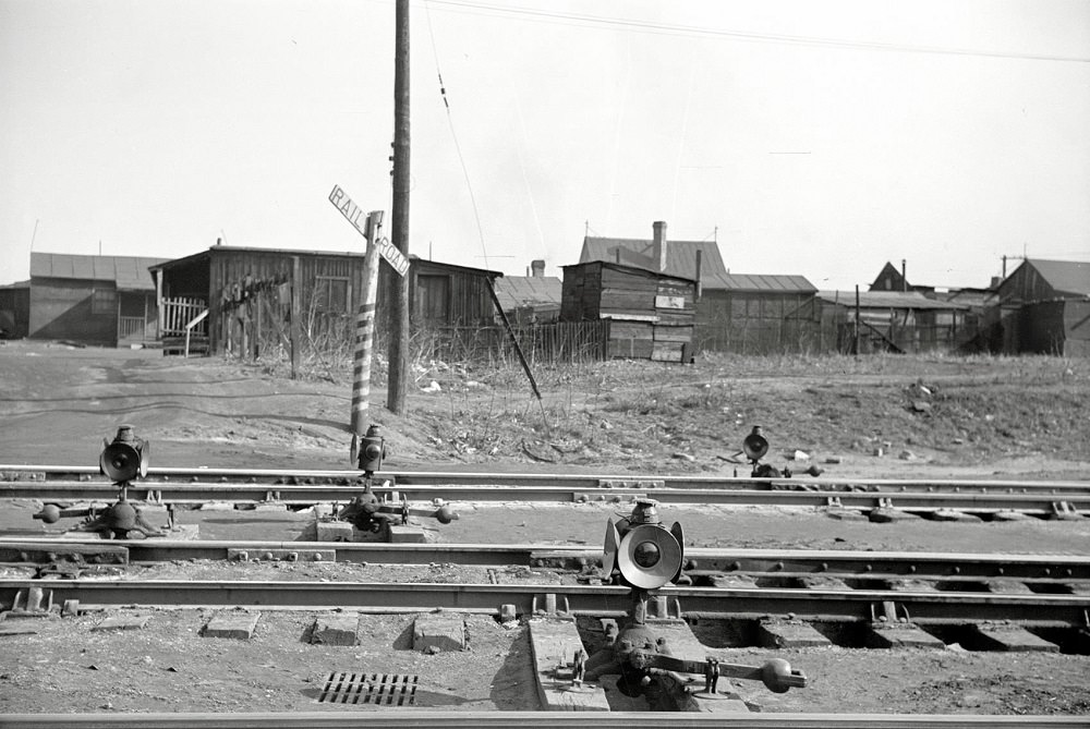 Railroad tracks, St. Louis, Missouri, January 1939
