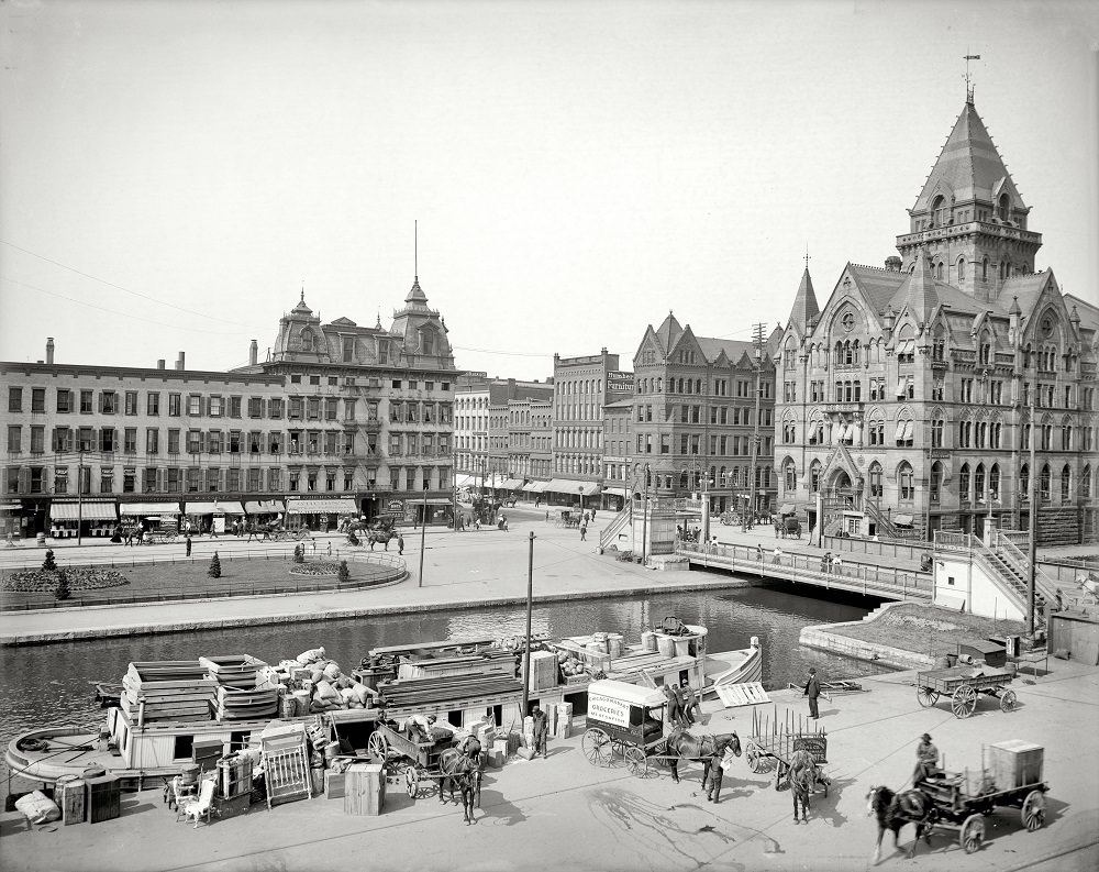 Clinton Square, Syracuse, New York, circa 1905