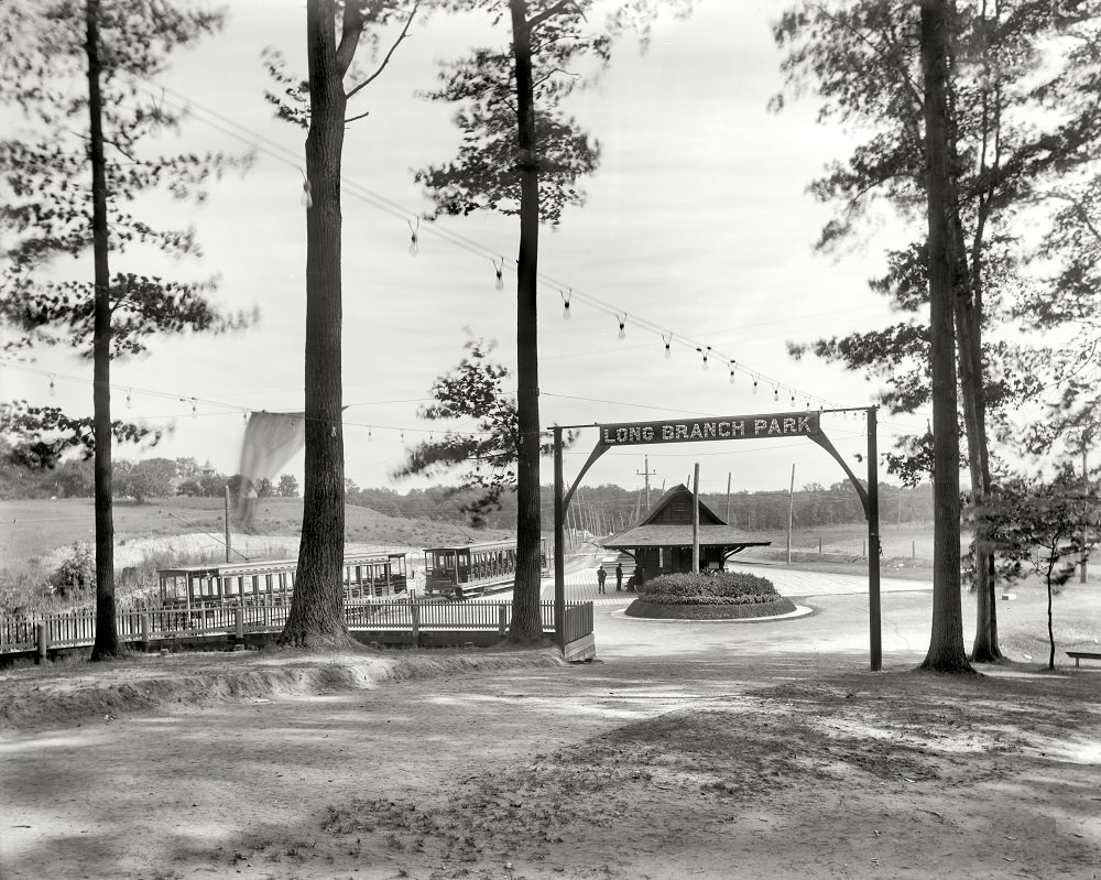 Streetcar depot, Long Branch Park, Syracuse, 1905