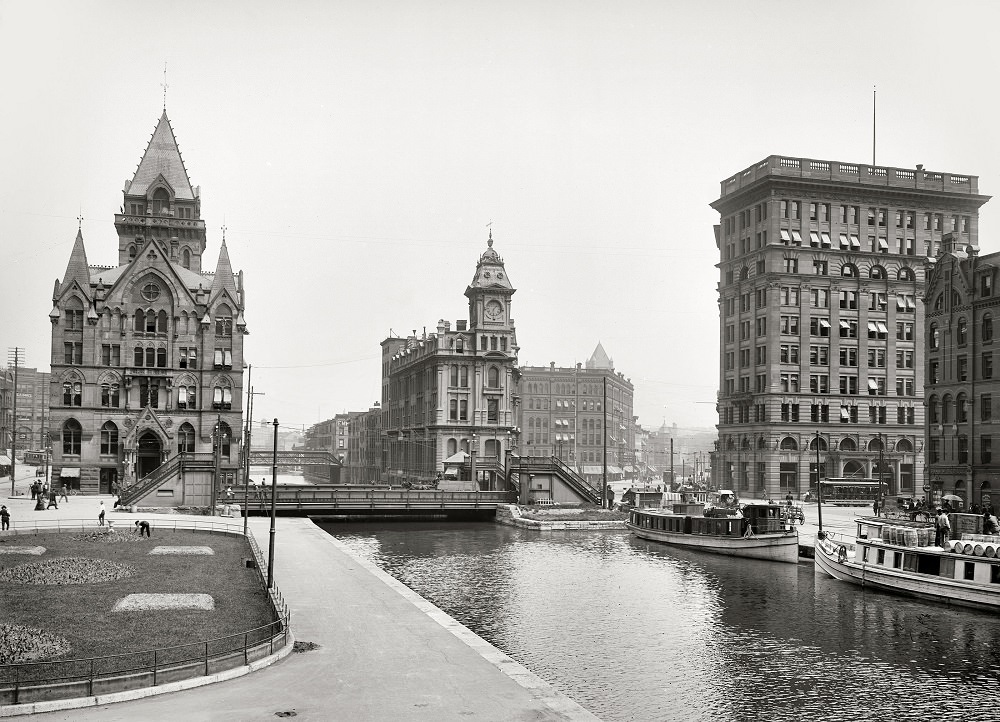 Erie Canal at Salina Street, Syracuse, 1904