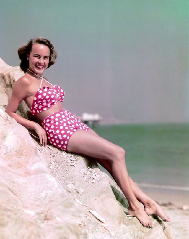 Beautiful Photos Of Terry Moore From 1940s and 1950s