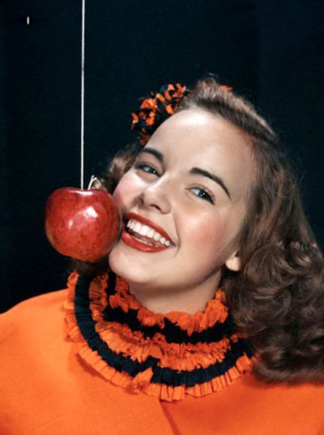 Beautiful Photos Of Terry Moore From 1940s and 1950s