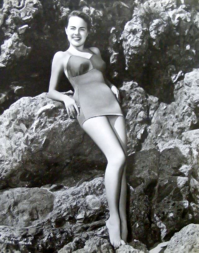 Beautiful Photos Of Terry Moore From 1940s and 1950s