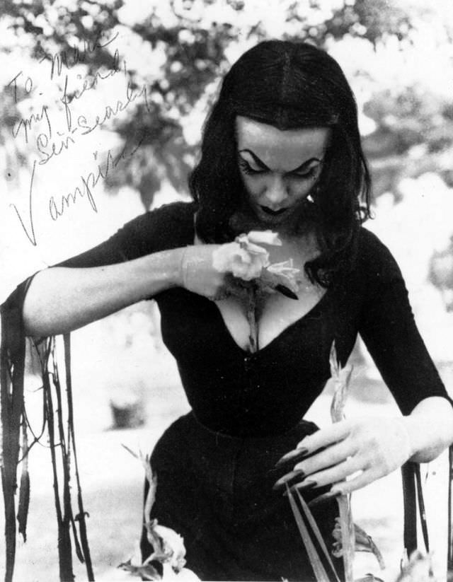 Vampira the Horror Queen: Story and Fabulous Photos Of Maila Nurmi From Her Life