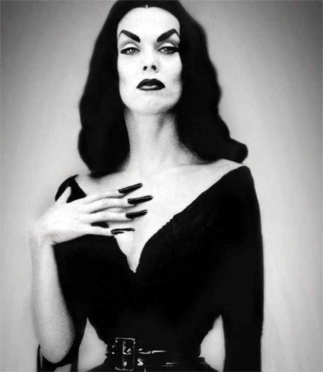 Vampira the Horror Queen: Story and Fabulous Photos Of Maila Nurmi From Her Life