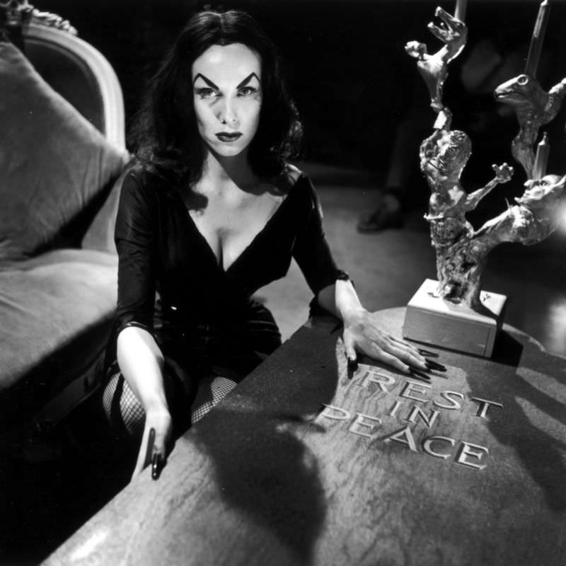 Vampira the Horror Queen: Story and Fabulous Photos Of Maila Nurmi From Her Life