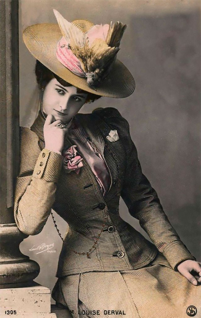 Victorian Taxidermy Animal Hats: Photos Of Victorian Women Wearing Taxidermy Hats