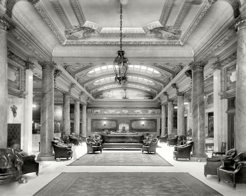 The lobby, Hotel Secor, Toledo, 1909