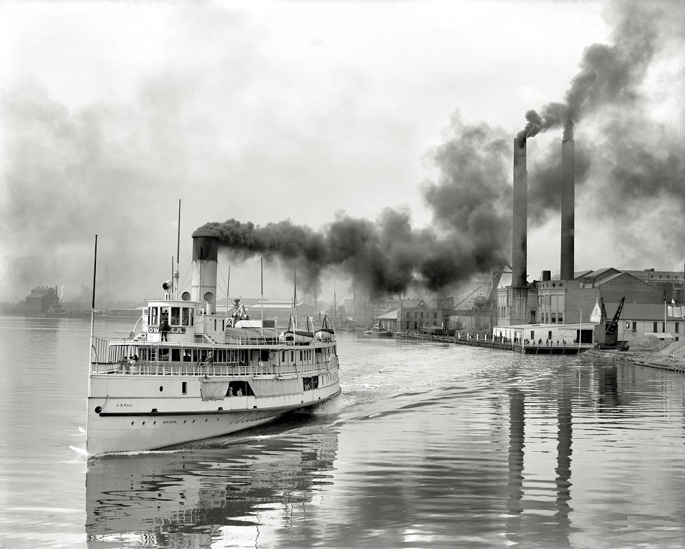 White Star steamer Owana leaving for Detroit, Toledo, 1912