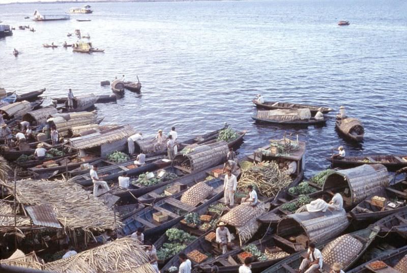 Floating market in house boat village, Manaus on Rio Negro.