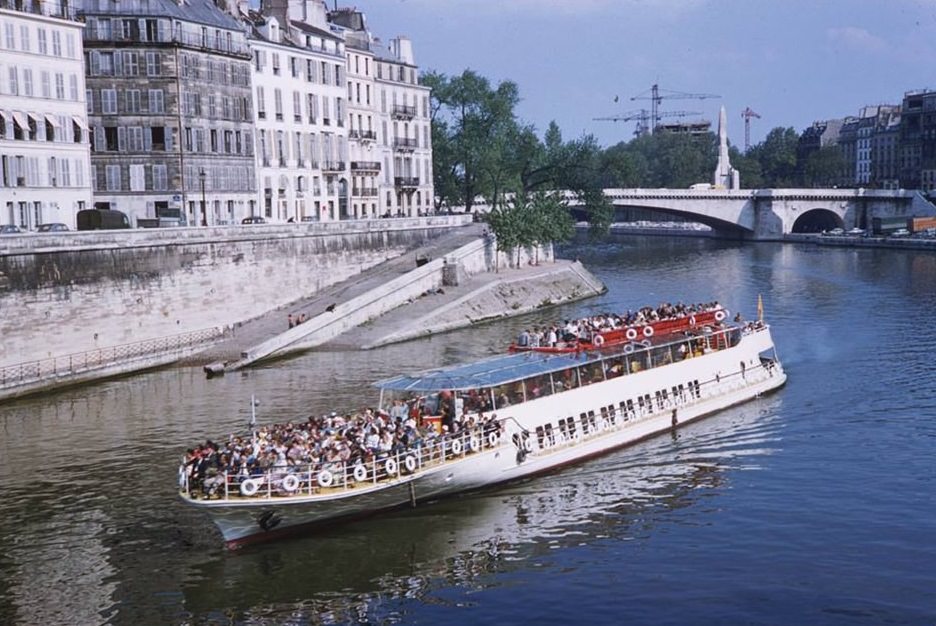Sightseeing barge above Ile de la Cite, Paris, 1960