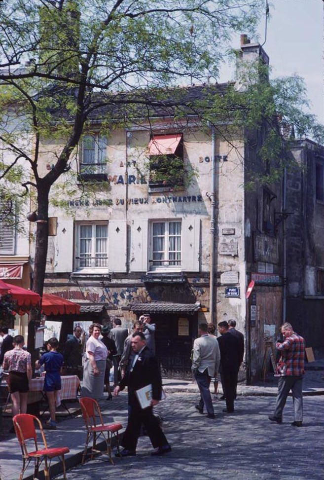 Place du Theatre Montmartre, Paris, 1960