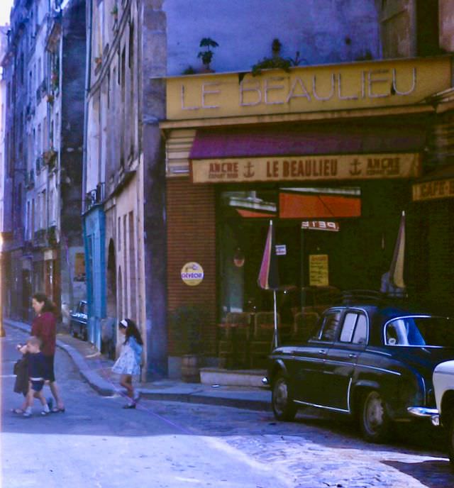 Le Beaulieu” bar, Paris, 1966