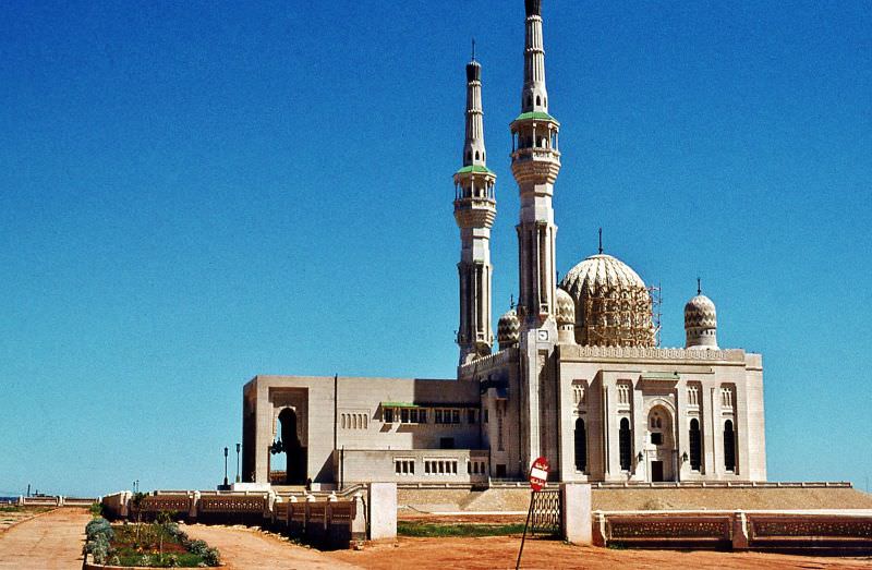 New mosque, Benghazi, 1970s