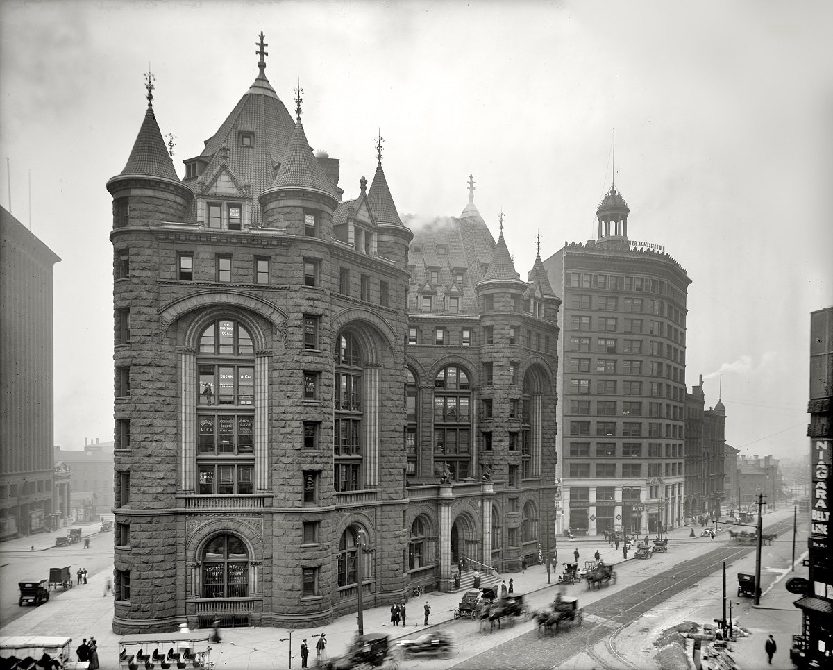Erie County Savings Bank, Niagara Street, Buffalo, New York, circa 1908.