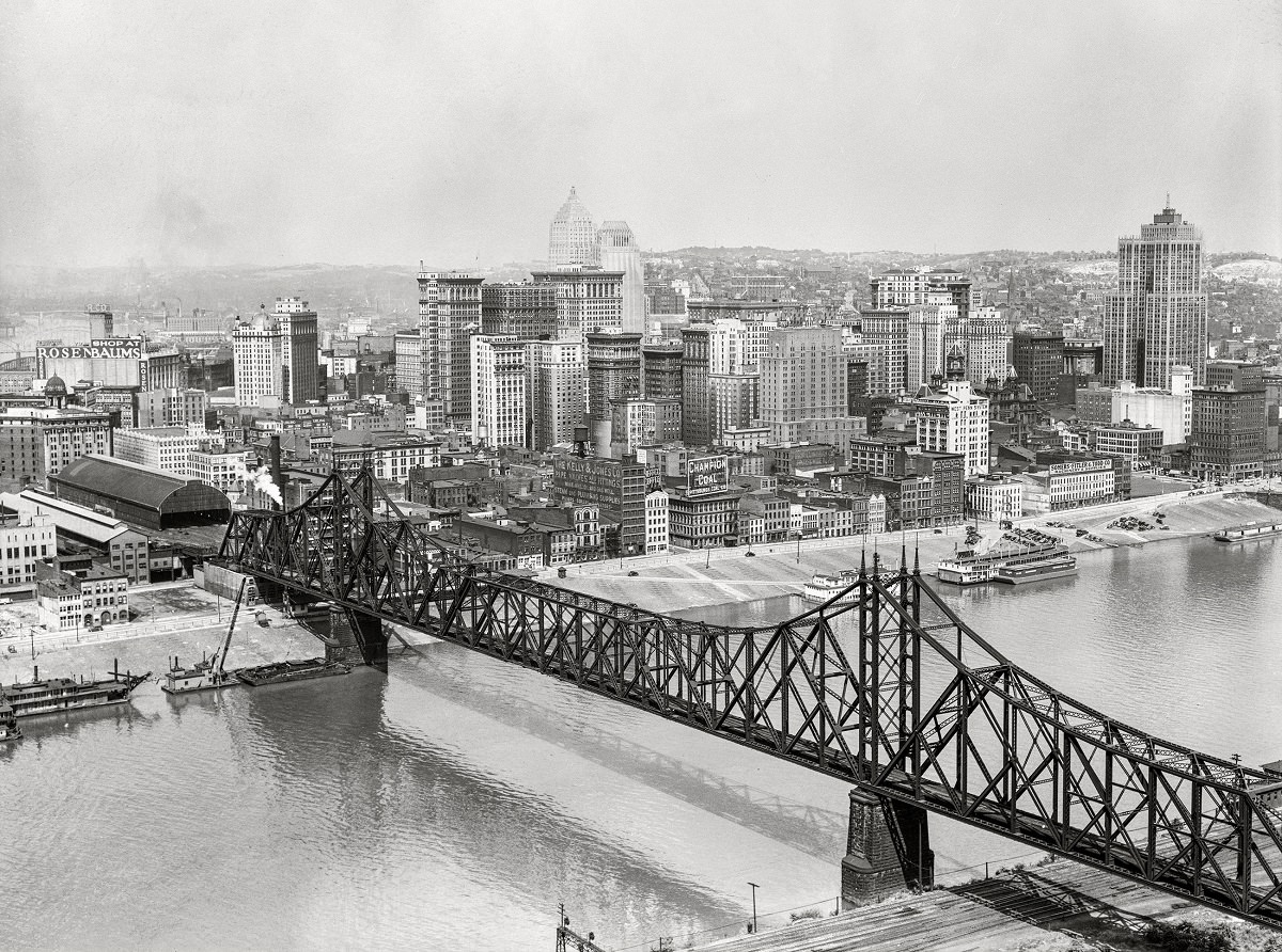 The Wabash Bridge over the Monongahela River, Pittsburgh, Pennsylvania, July 1938.