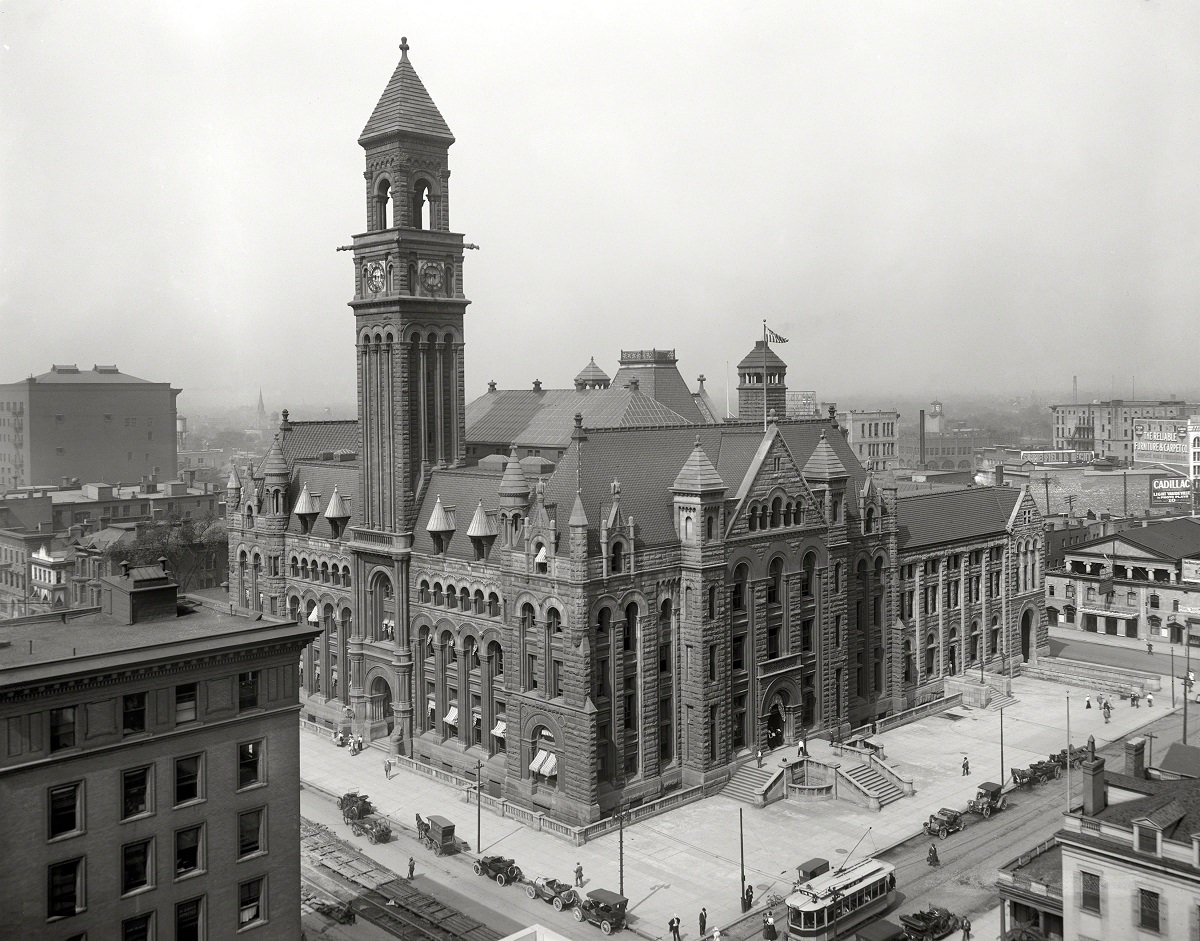 Detroit Post Office, 1912. The old Federal Building, a Romanesque Revival extravaganza completed in 1897.