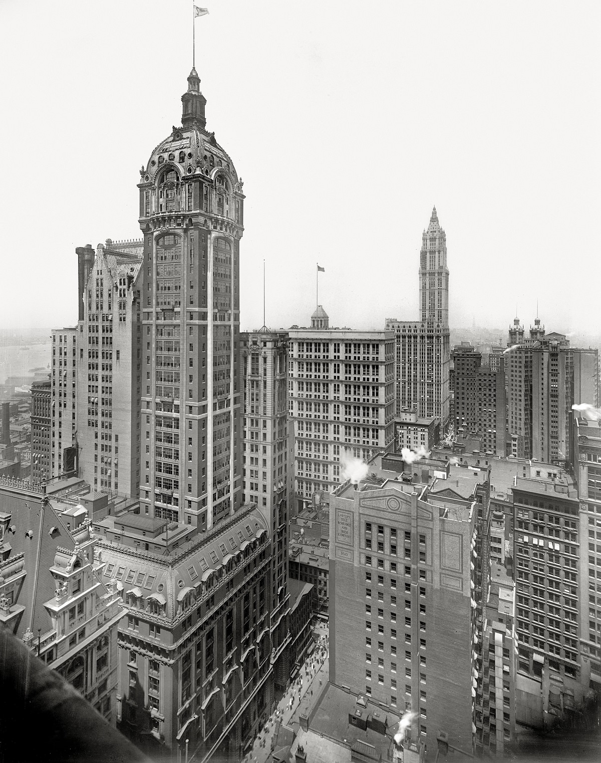 The Singer Building, New York circa 1913.
