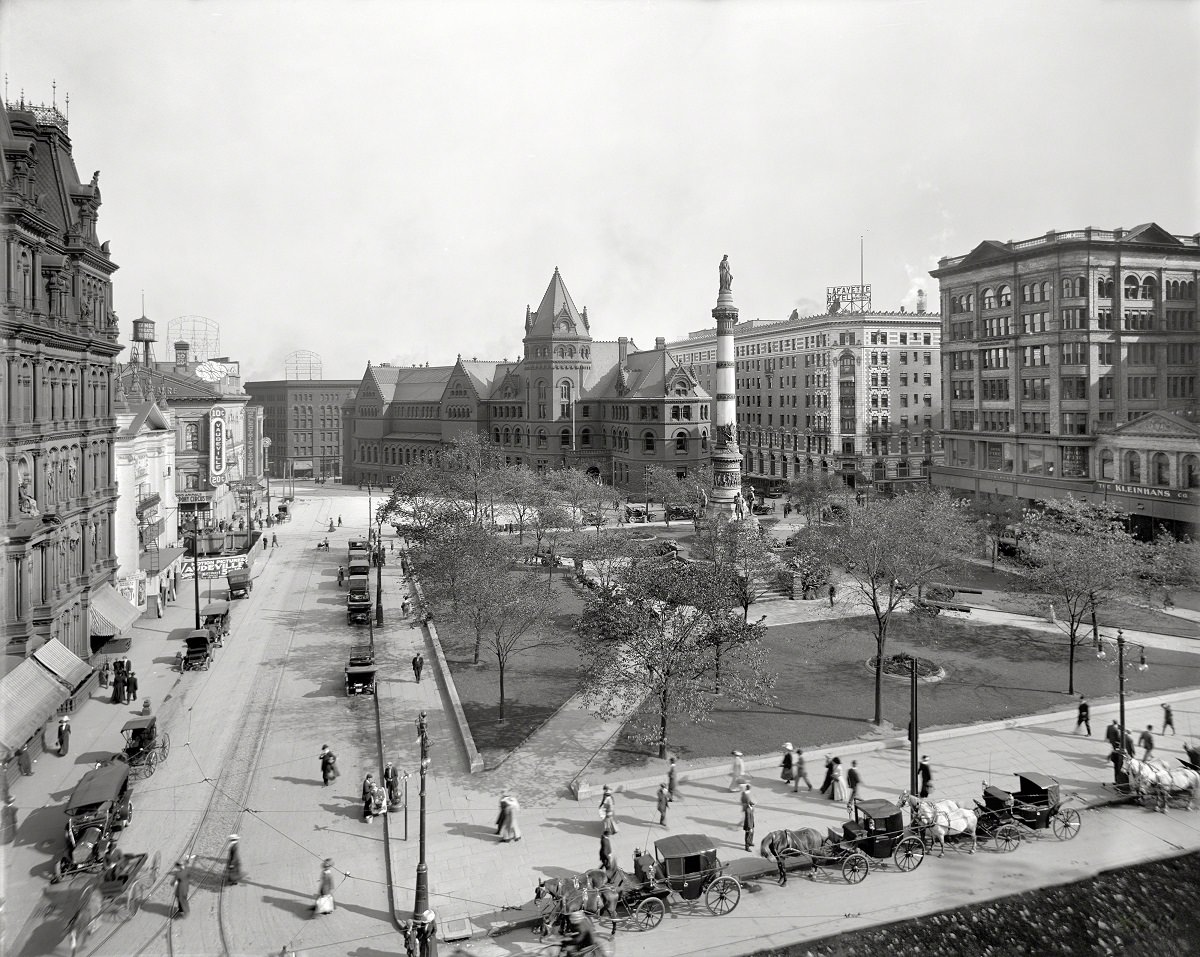 Lafayette Square, Buffalo, New York, circa 1911.