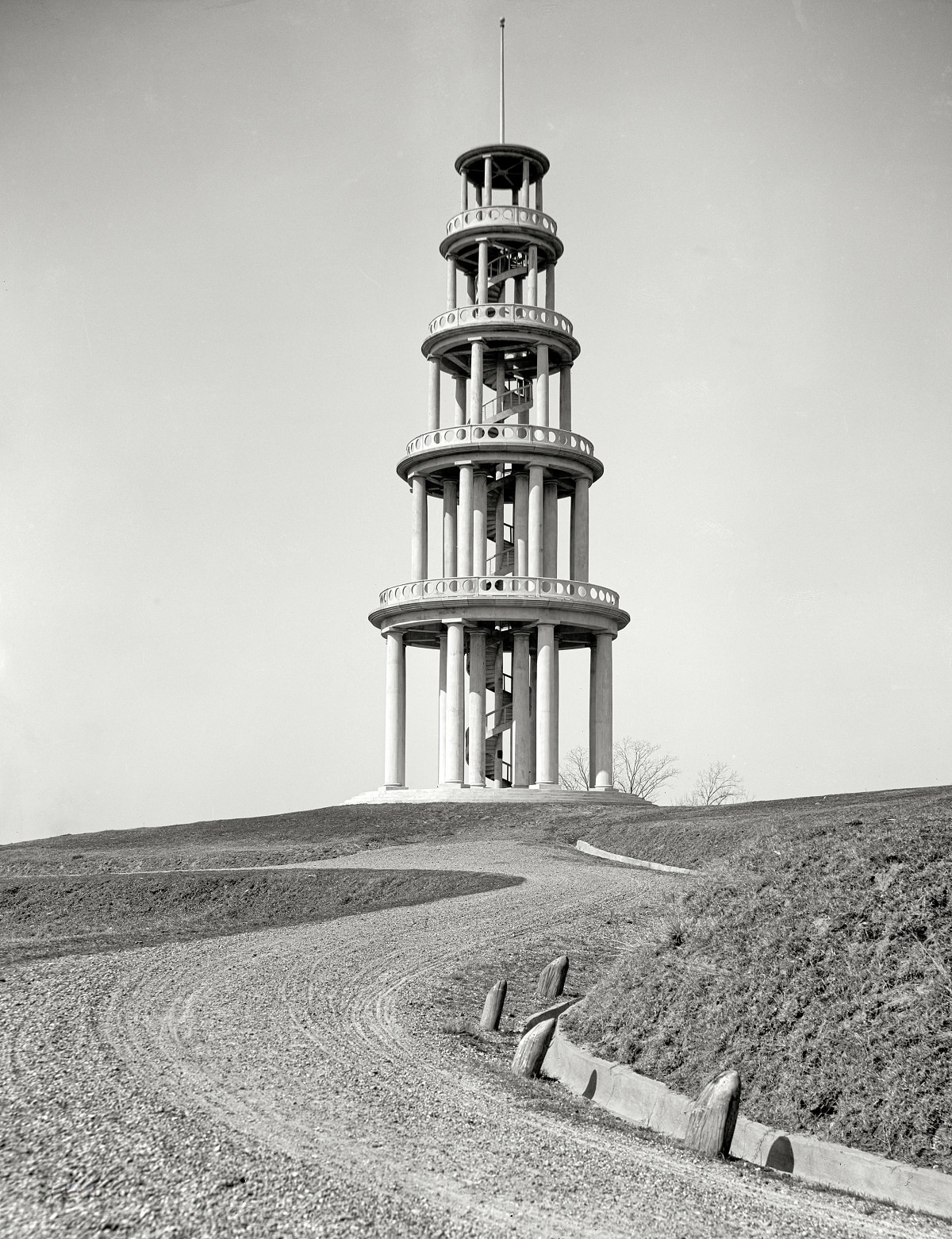 Winding tower at Vicksburg National Military Park, 1909.