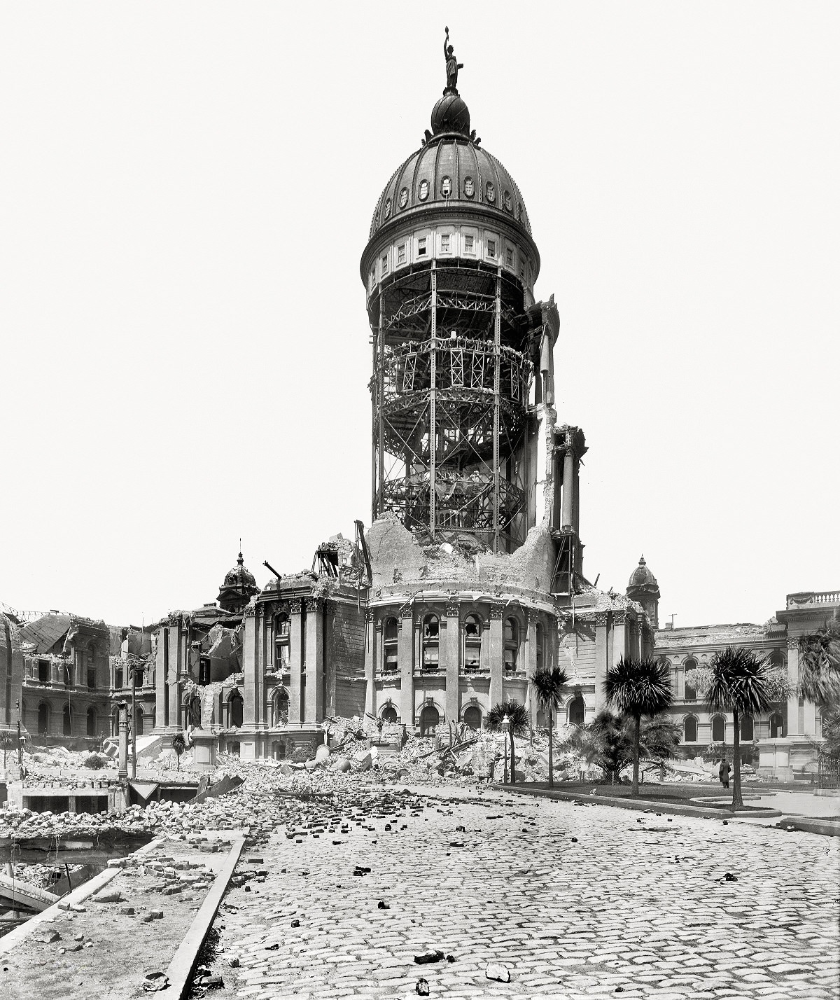 Tower of City Hall after earthquake and fire, San Francisco, April 1906.