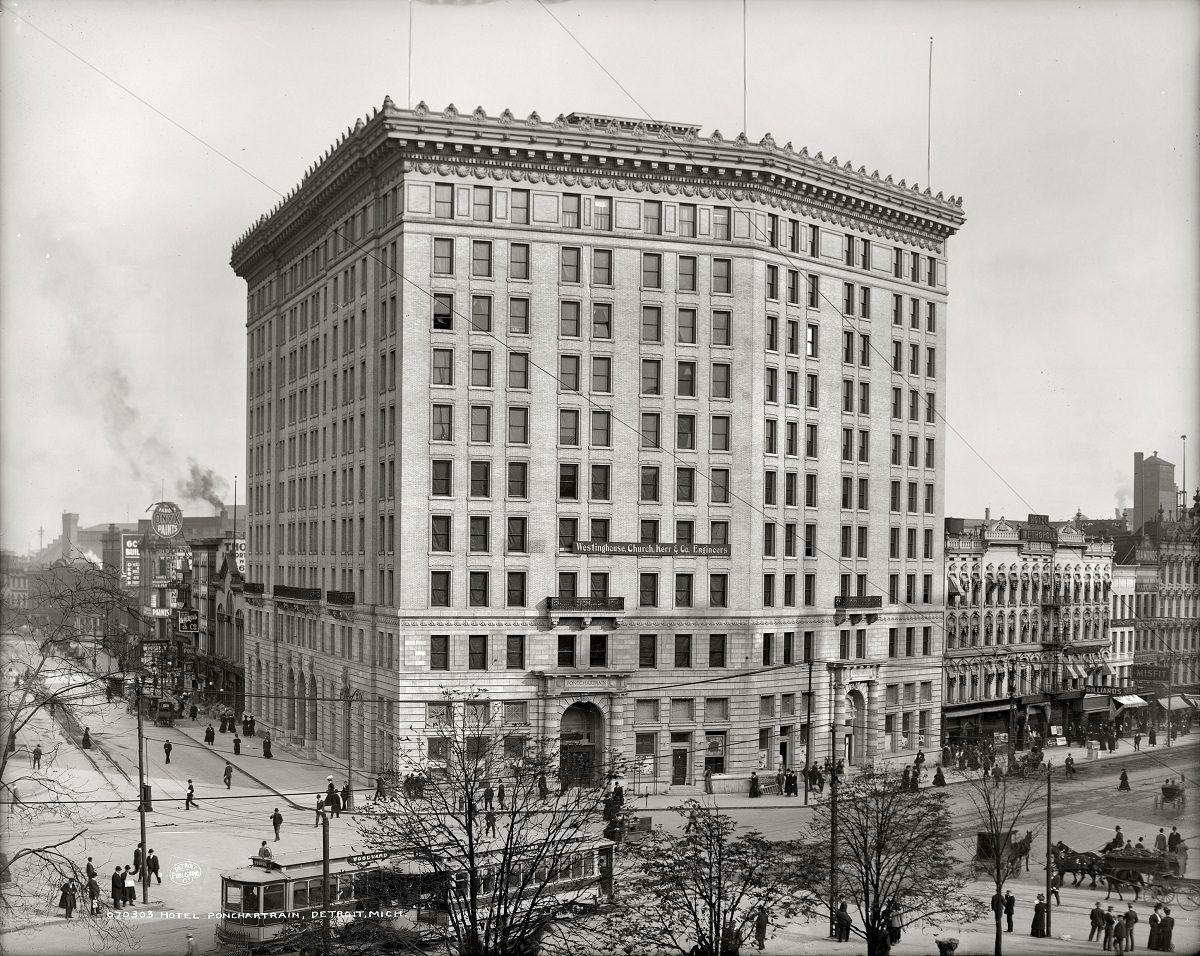 The Hotel Pontchartrain in Detroit circa 1907.