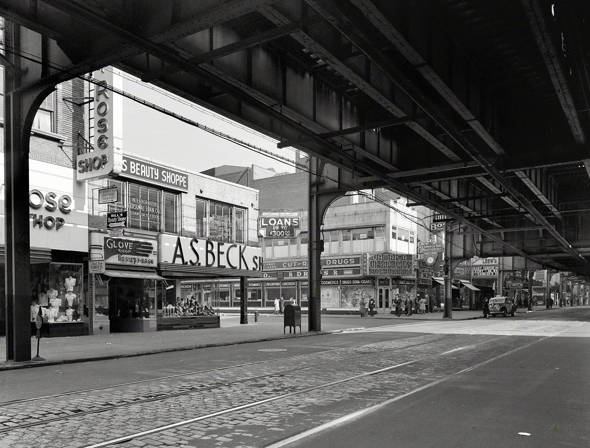 Jamaica Avenue, Queens, New York, 1944.