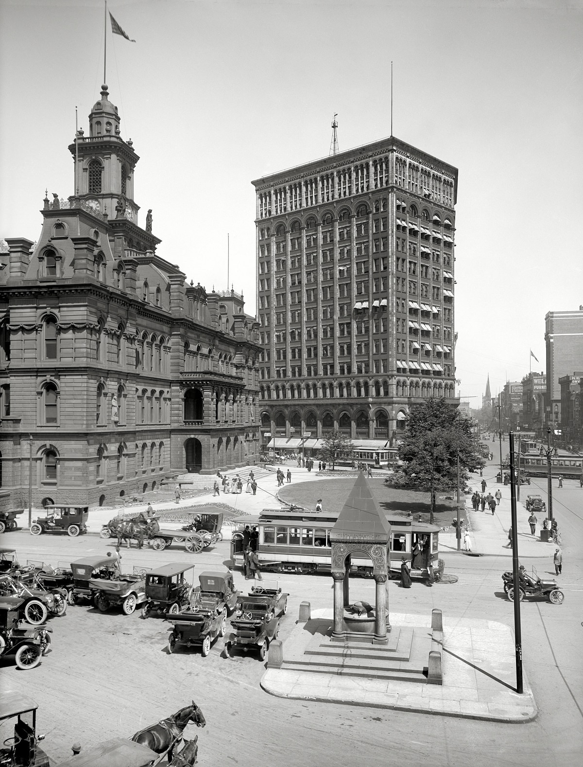 Detroit City Hall, Bagley Fountain and Majestic Building.