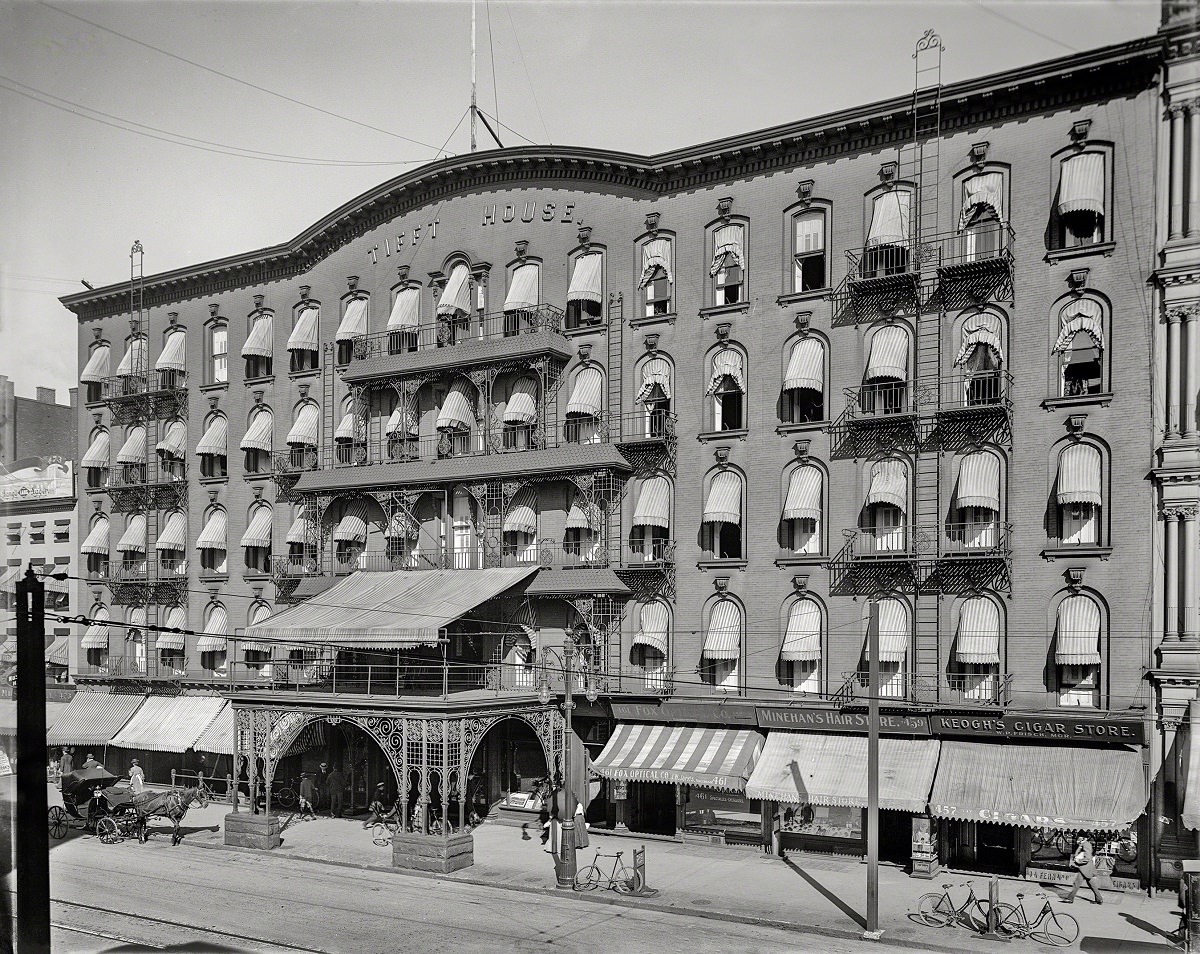 Tifft House, Buffalo, New York, circa 1900.