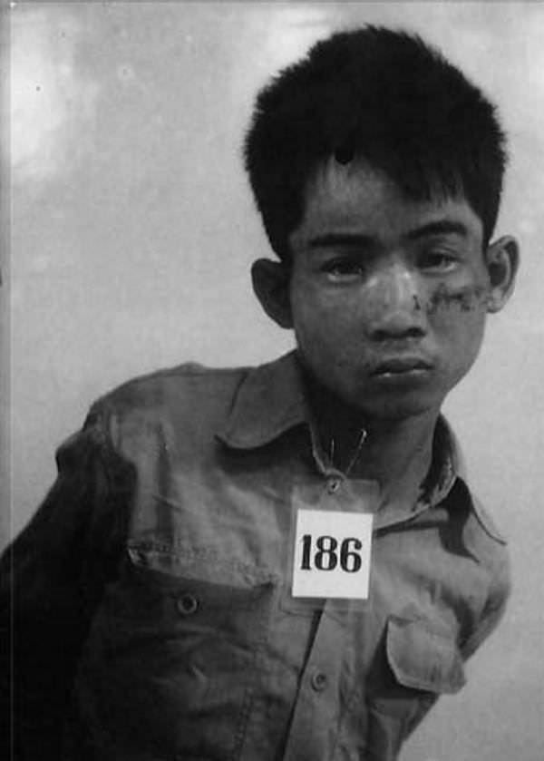 A teen prisoner locked in Tuol Sleng