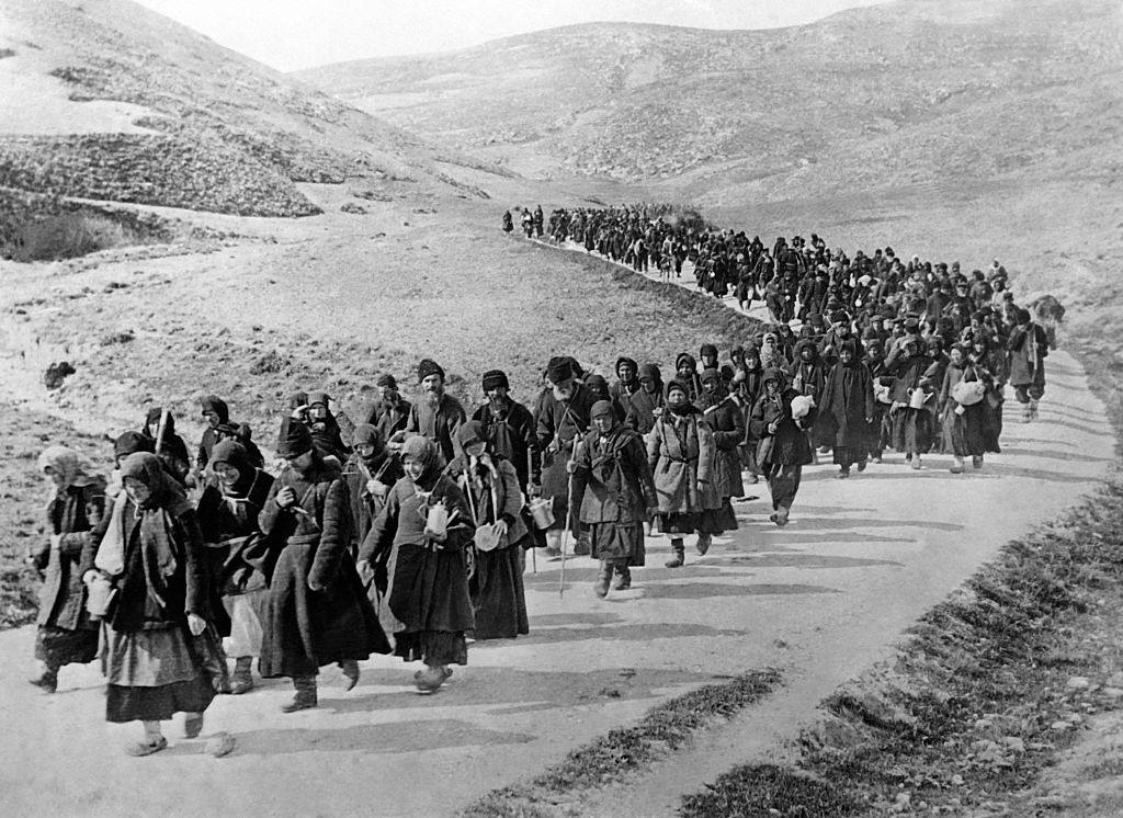 Pilgrims traveling to Jerusalem for Easter, 1900s.