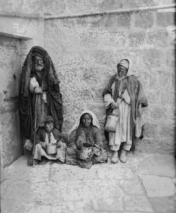 A group of beggars, Circa 1900-1920