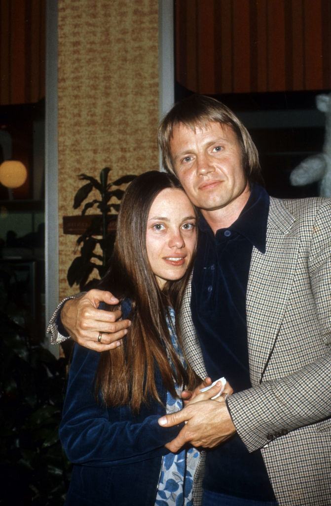 Marcheline Bertrand posing with Jon Voight, 1977