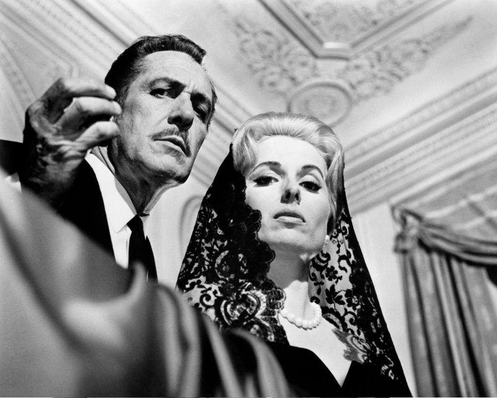 Martha Hyer with Vincnet Price in a scene from the film House Of 1,000 Dolls