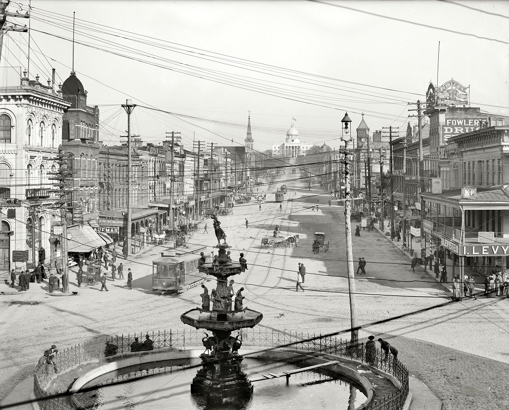 Dexter Avenue and the Capitol, Montgomery, Alabama, circa 1906