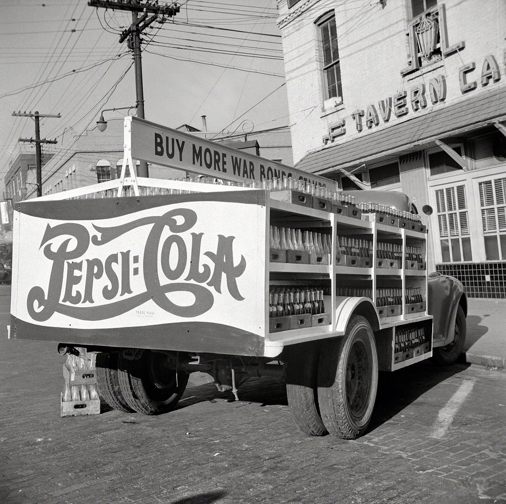 A Soft drink truck, Montgomery, Alabama, March 1943