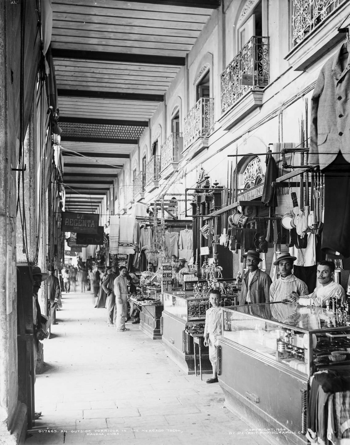 Vendors' stalls in the Mercado Tocon, Havana, 1904