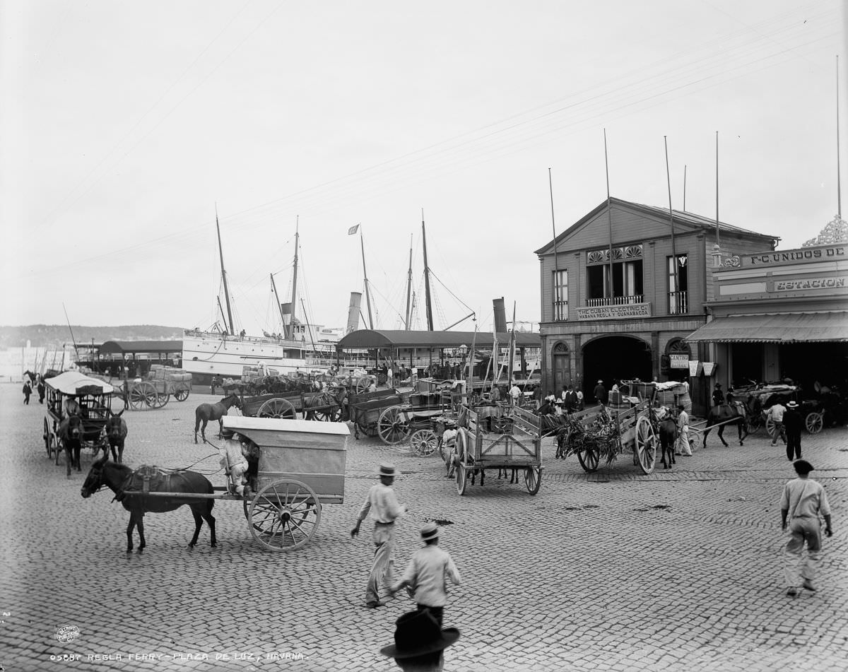 The Plaza de Luz, Havana, 1900