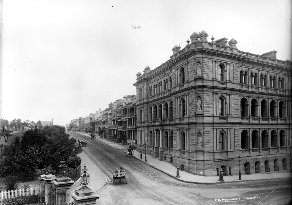 Macquarie Street, Sydney, 1901