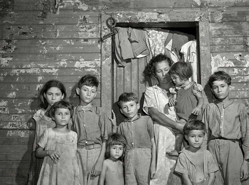 Family of a FSA borrower, Rio Piedras, Puerto Rico, December 1941