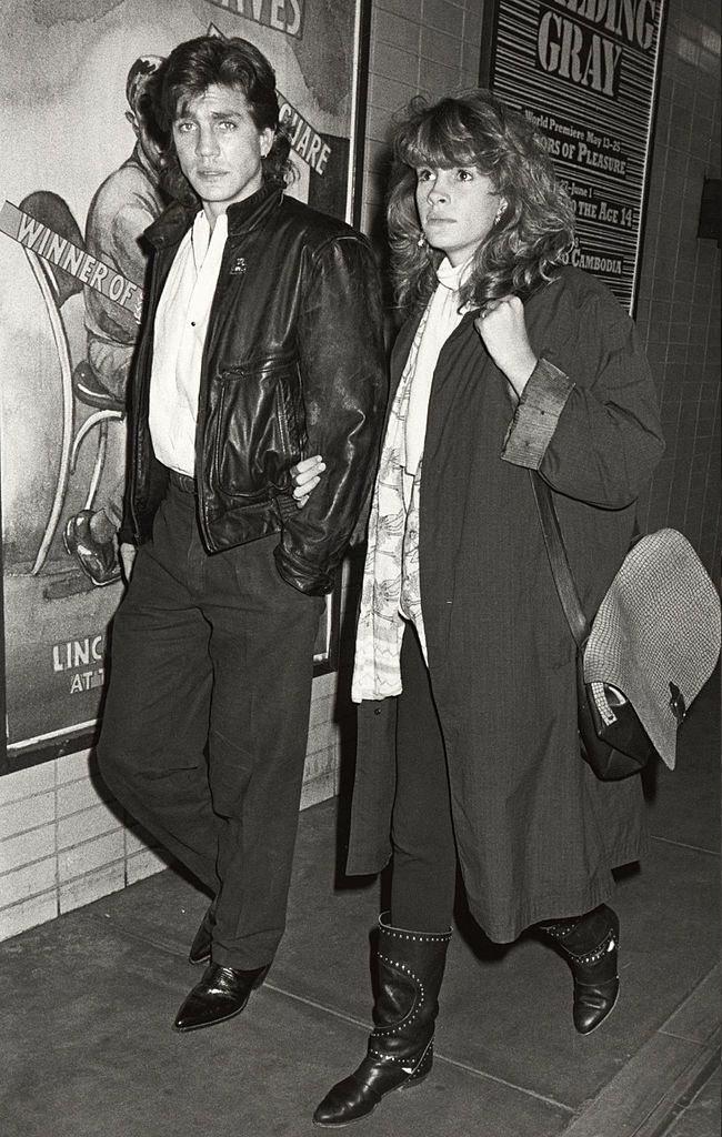 Julia Roberts with her brother Eric Roberts, 1986