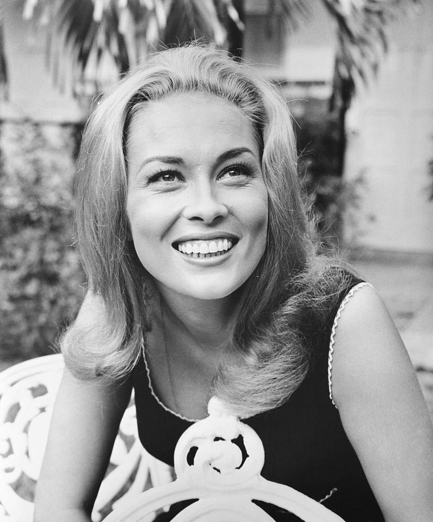 Faye Dunaway Smiling, 1966