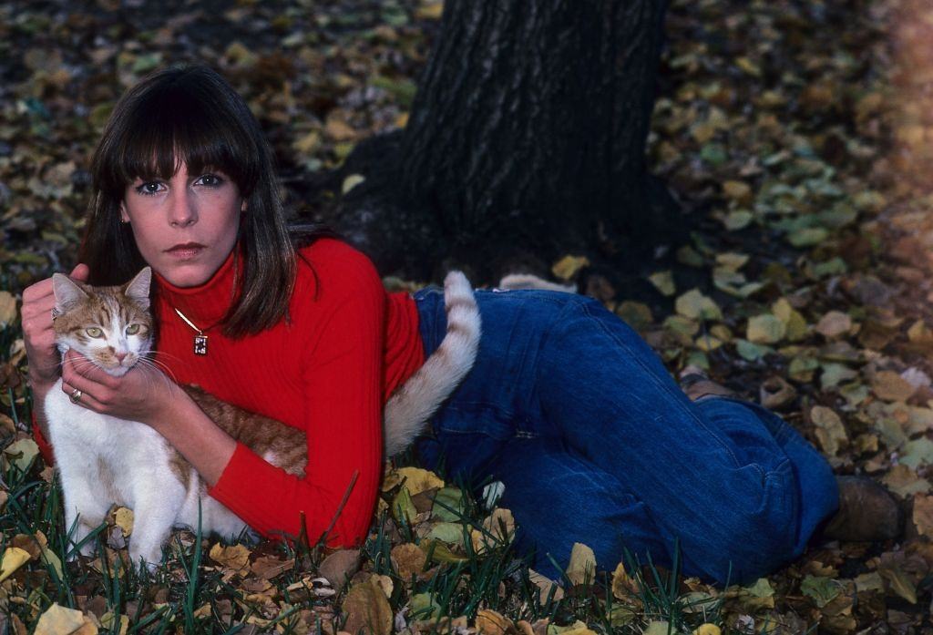 Jamie Lee Curtis with her cat, 1978