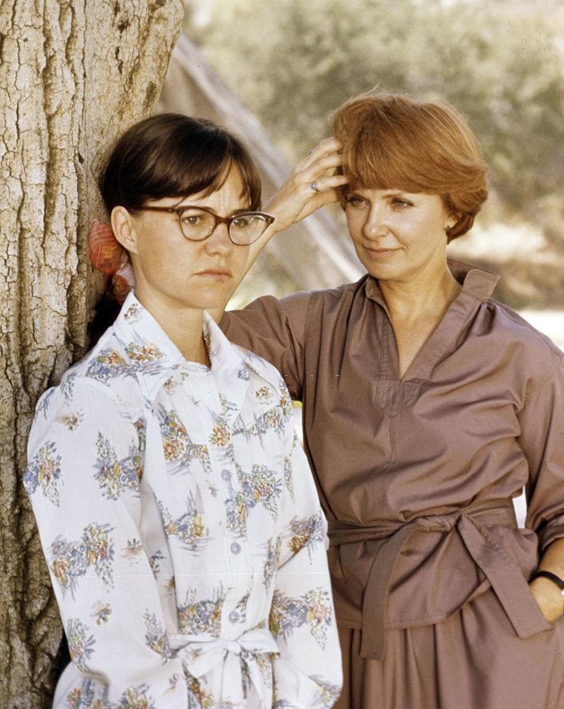 Sally Field with Joanne Woodward, 1976