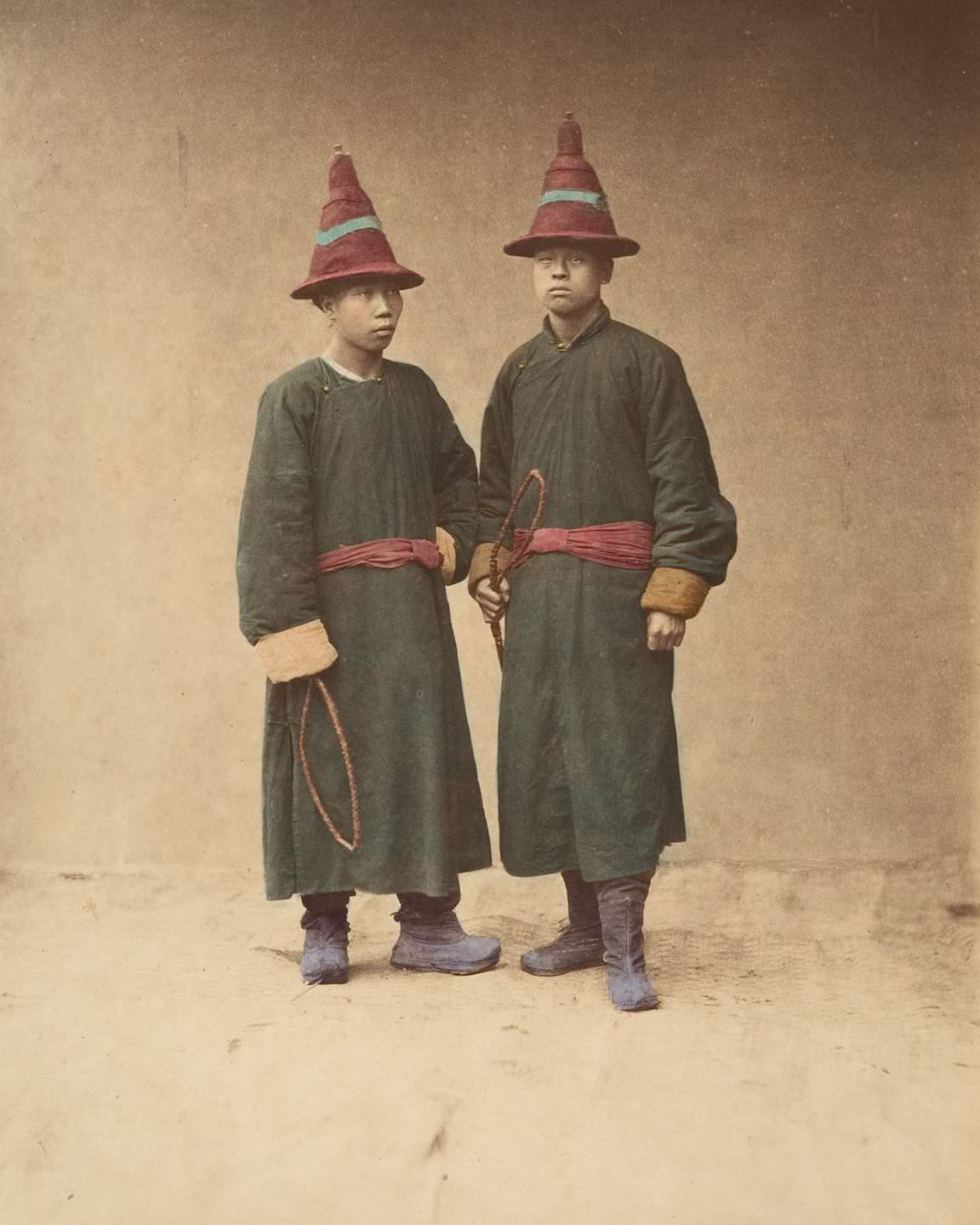Spectacular Hand-Colored Portraits Of Mid-1870s Chinese People
