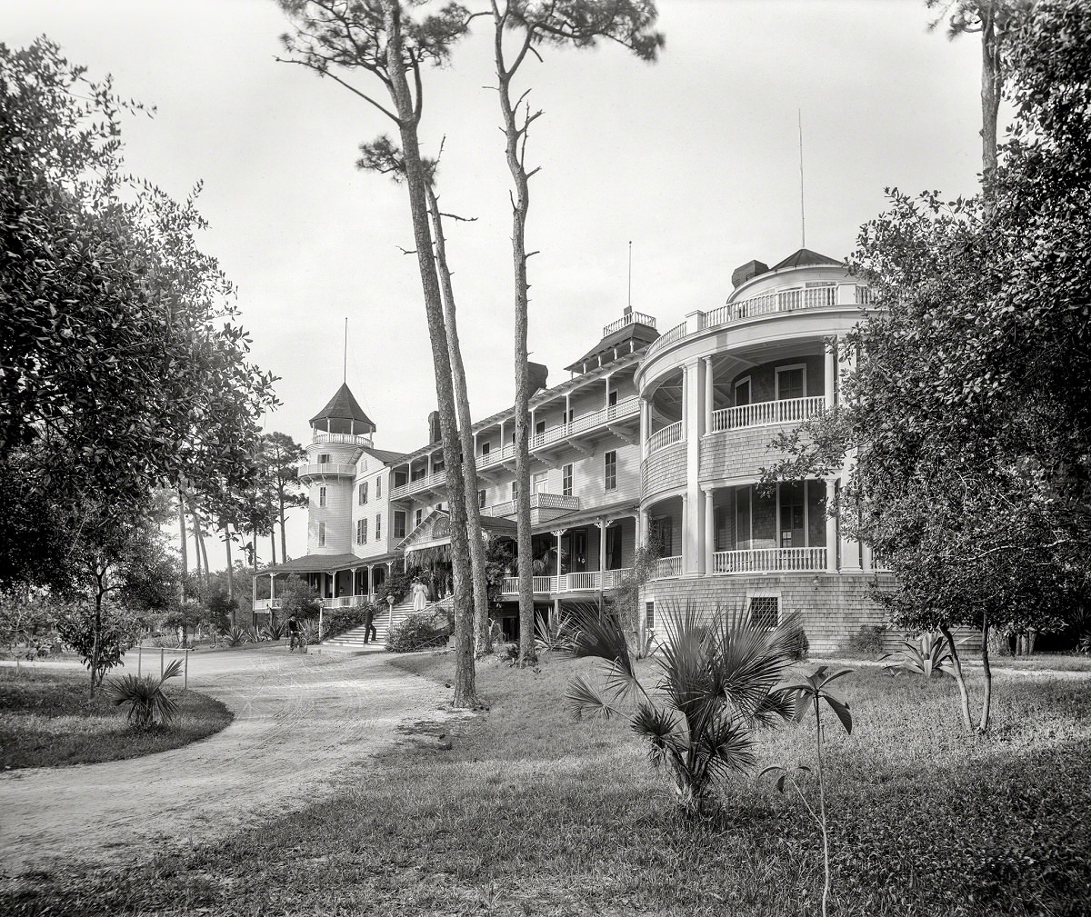 Ormond Beach, Florida, 1894.