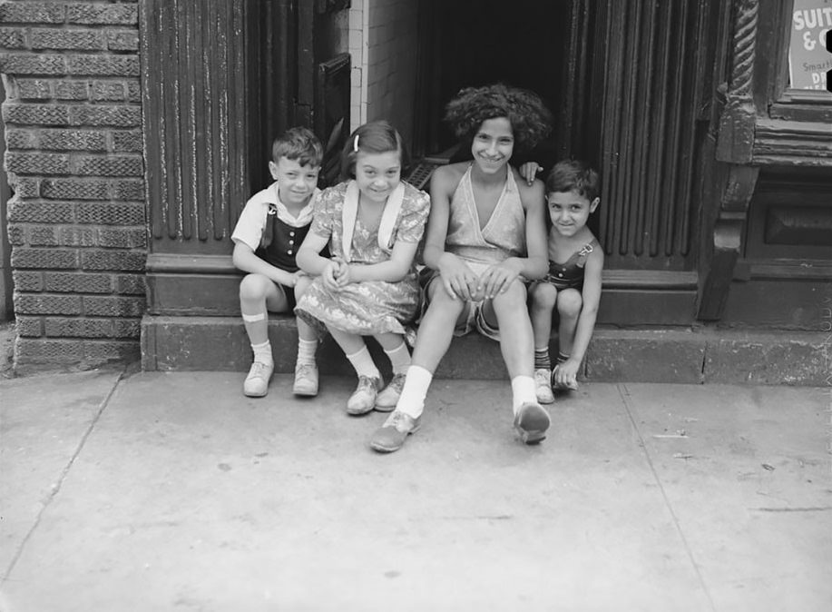 Children on 1st Avenue