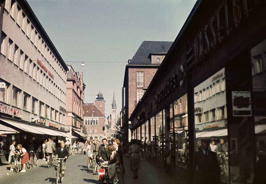 Stora Brogatan street in Borås, 1944