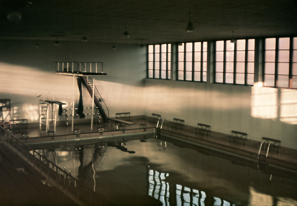 Swimming pool in the old Swimming Baths of Borås, 1944