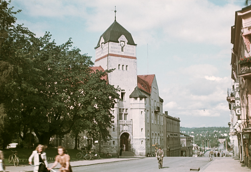 Nybrogatan street in Härnösand, 1944